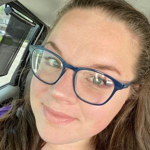 Meet your Posher, Alixandria